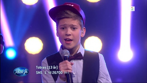Tobias (13) synger «My Heart Skips A Beat» i Idol Junior-finalen