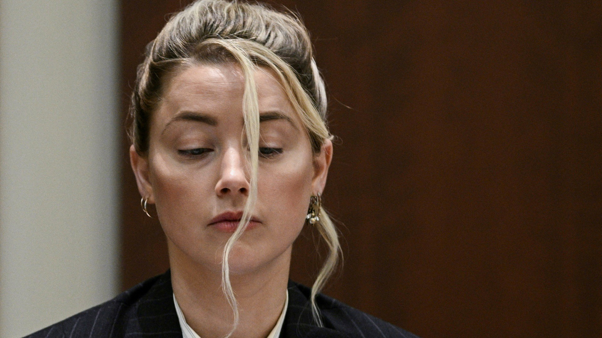 Her konfronteres Amber Heard med lydopptak i retten