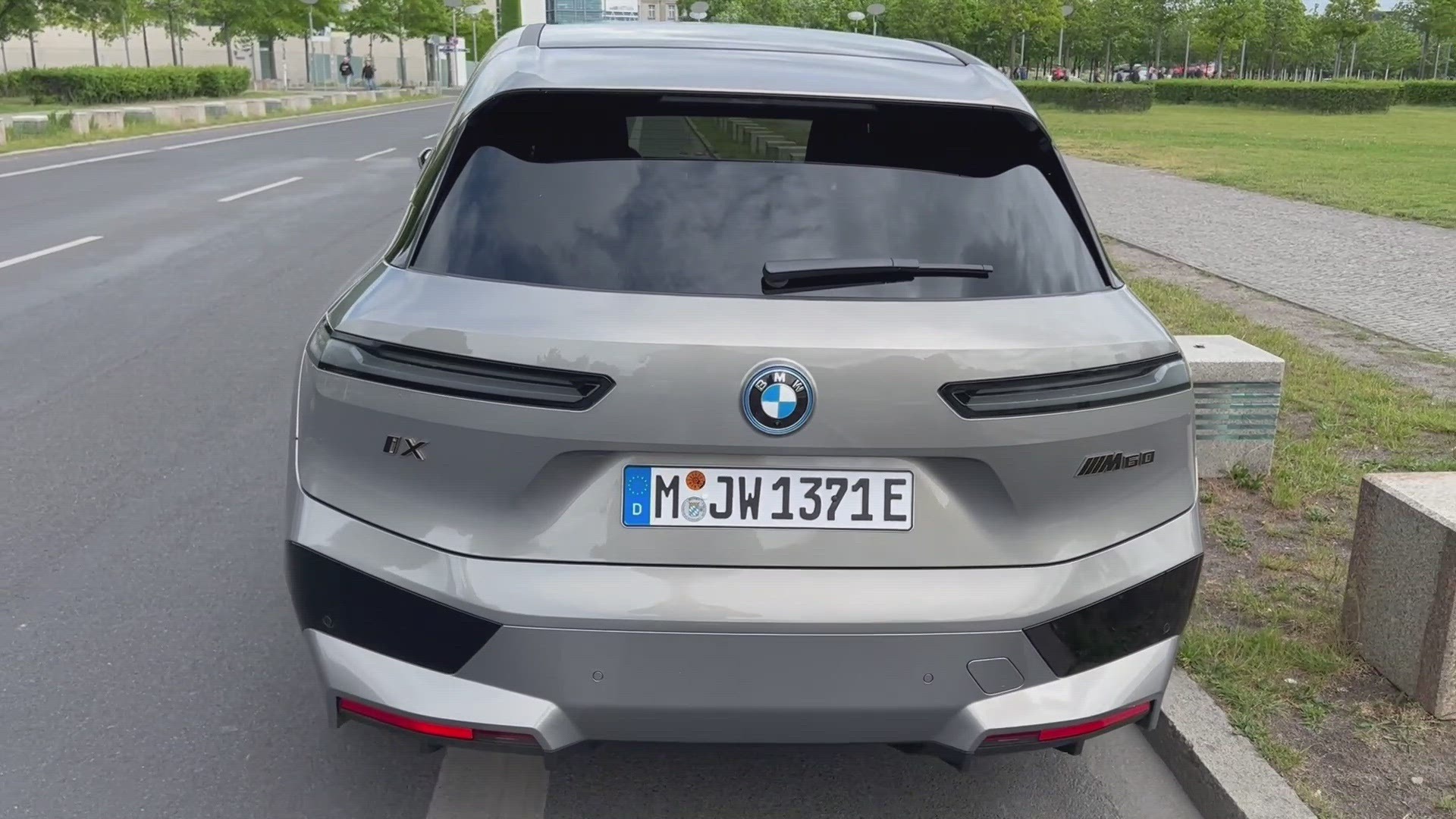 Her er første test av BMW IX M60