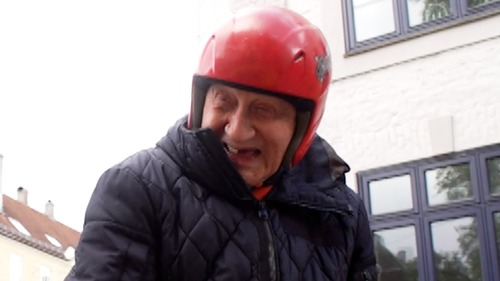 80-åringen går viralt på TikTok