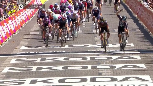 Nederlandsk seier på historisk etappe på Champs-Élysées
