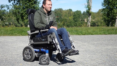 Simen (27) var dømt til et liv i rullestol - se den utrolige forandringen