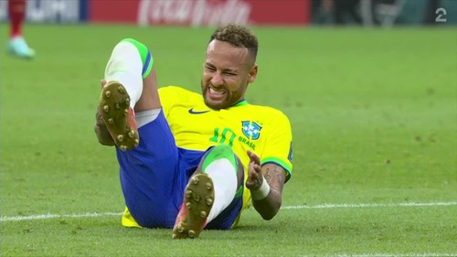Reagerer på Brasil-legenes behandling av Neymar