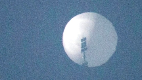 Oppdager kinesisk ballong: – Det der er ikke månen!