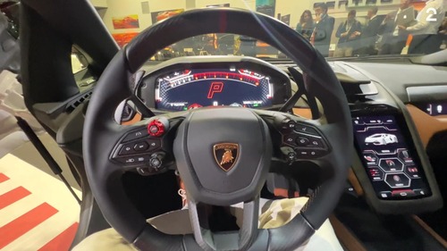 Lamborghini Revuelto: Sjekk interiøret på den nye superbilen!