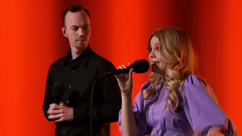 Forræder-duoen fremfører låten «Sus»