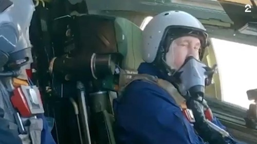 Video skal vise Putin om bord i bombefly