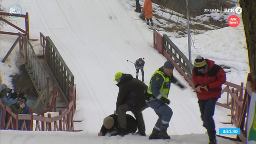 Vasaloppet: Demonstranter kastet seg ut i skisporet like før målgang